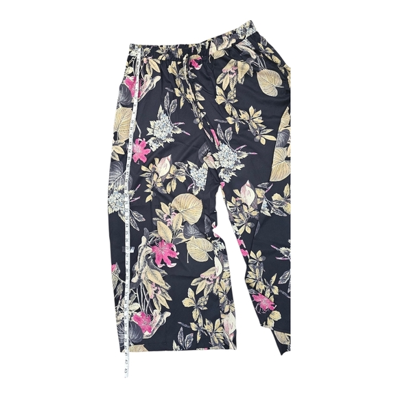 Floral Wide-Leg Pants & Sage Green Sleeveless Top 2x Set w/ Pink Bebe Purse - Picture 7 of 10